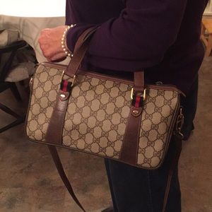 Vintage authentic Gucci handbag in a great shape